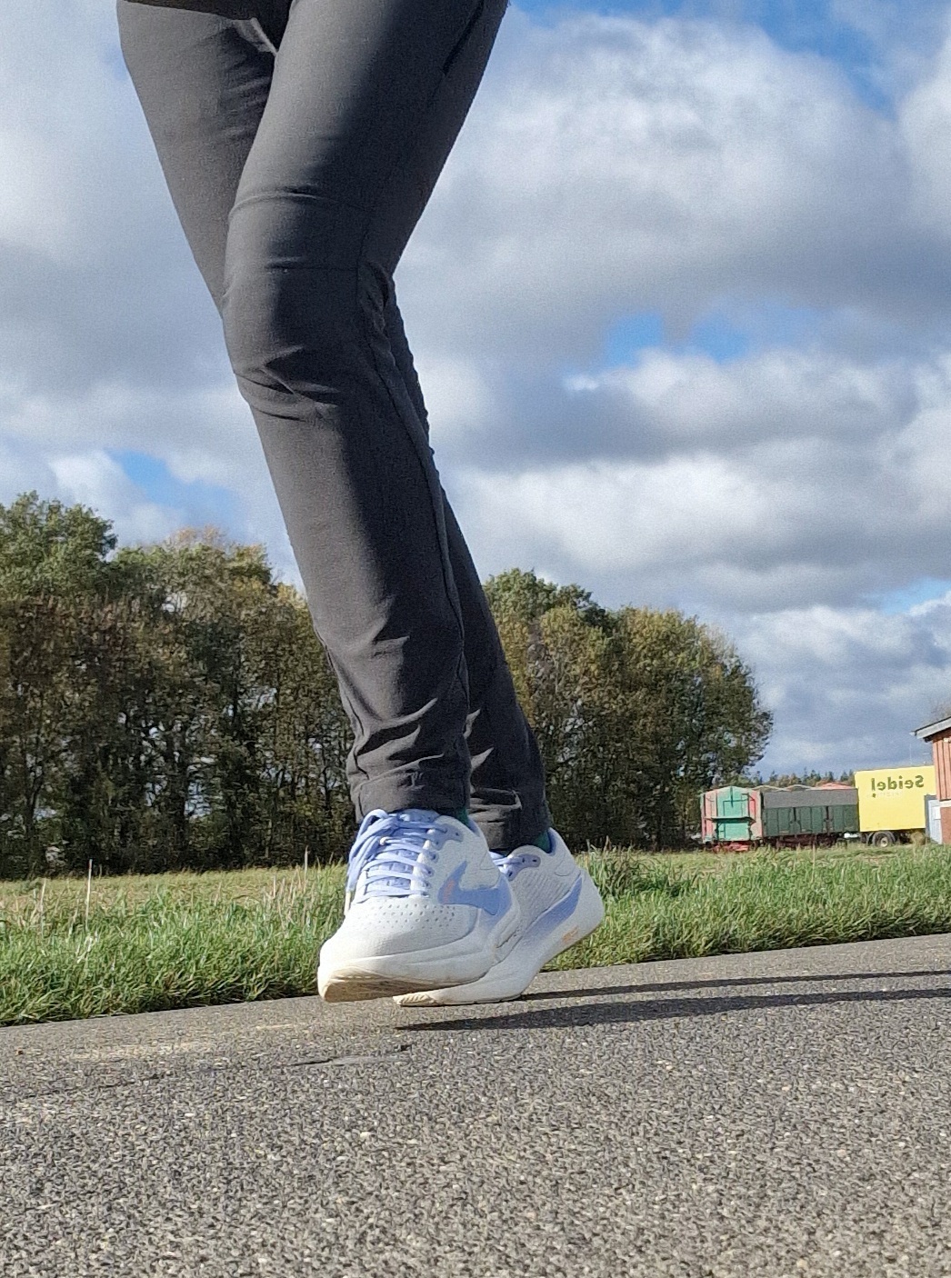 Mit den superleichten und komfortablen Laufschuhen von Brooksrunning läuft man wie auf Wolken.