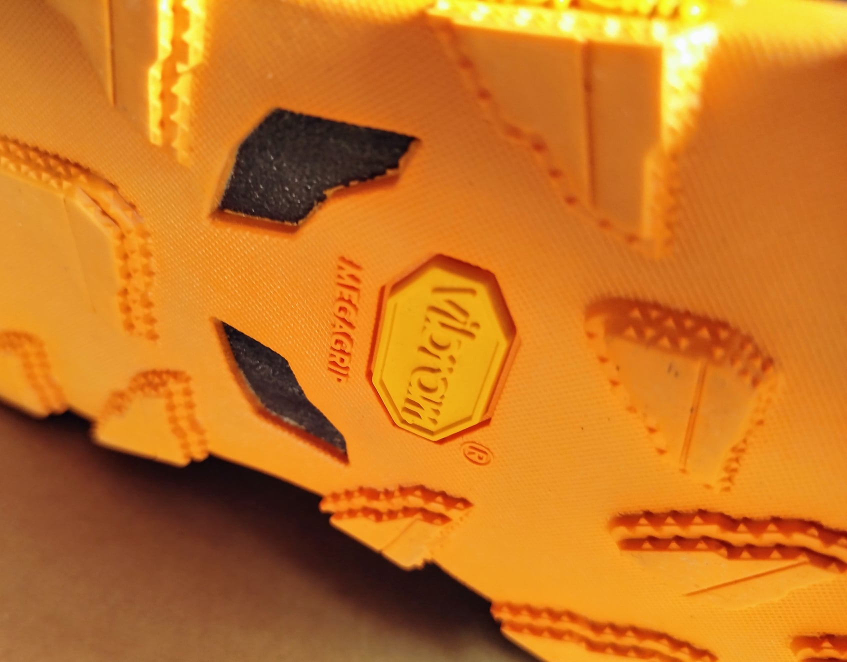 Mizuno Wave Daichi 9 39