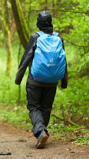 Regenhülle beim Wandern