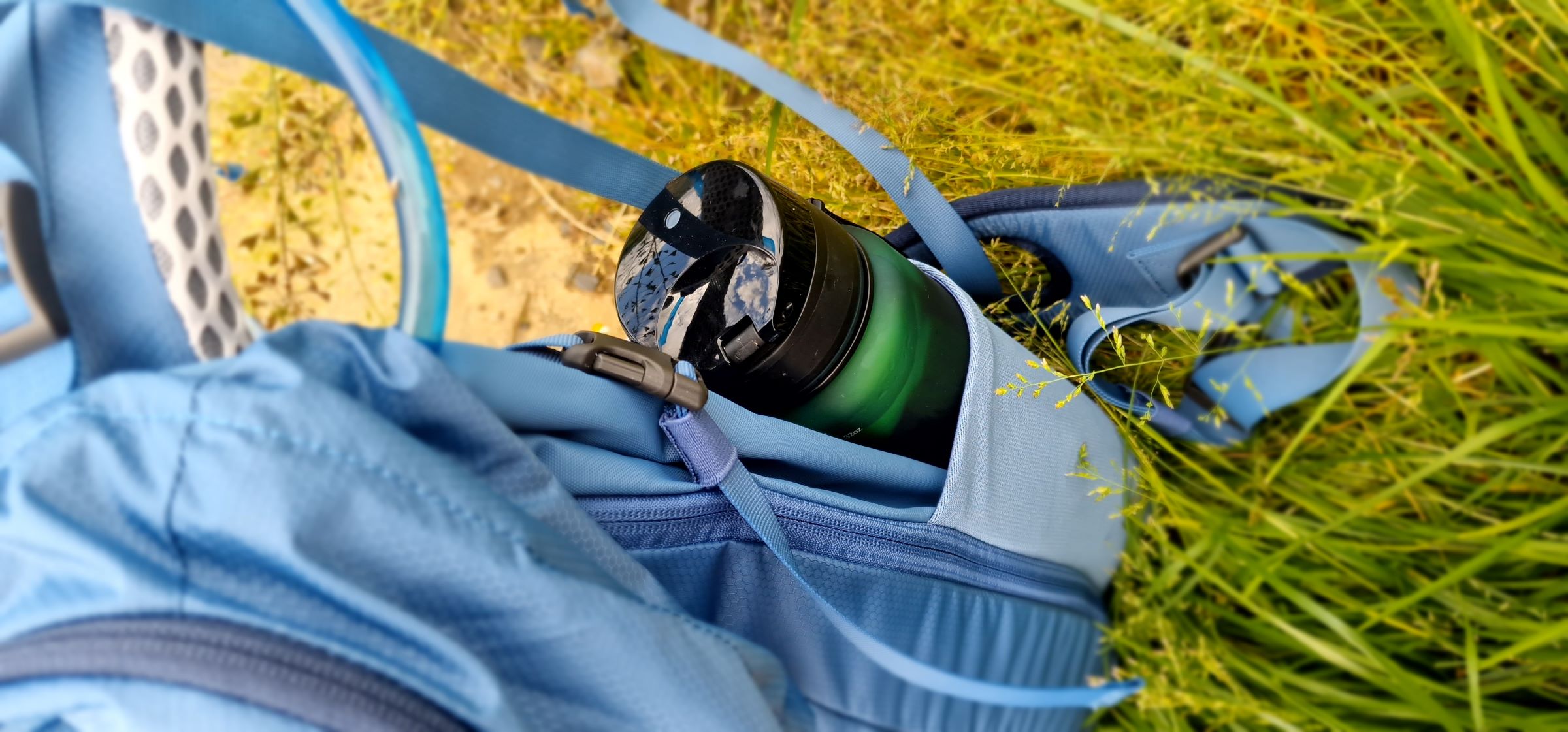 Seitentaschen mit aus dehnbarem Material für die Trinkflasche