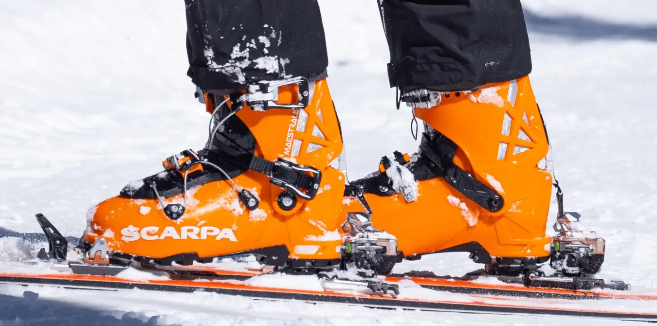 Skischuhpflege - egal ob normaler Skischuh oder Skitourenschuh.
