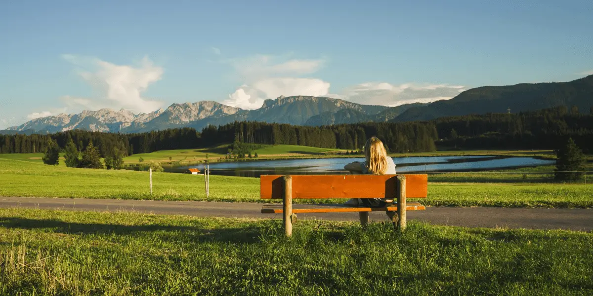  OUTSIDEstories Unterwegs-Tipp Nesselwang, Abendstimmung am Attlesee