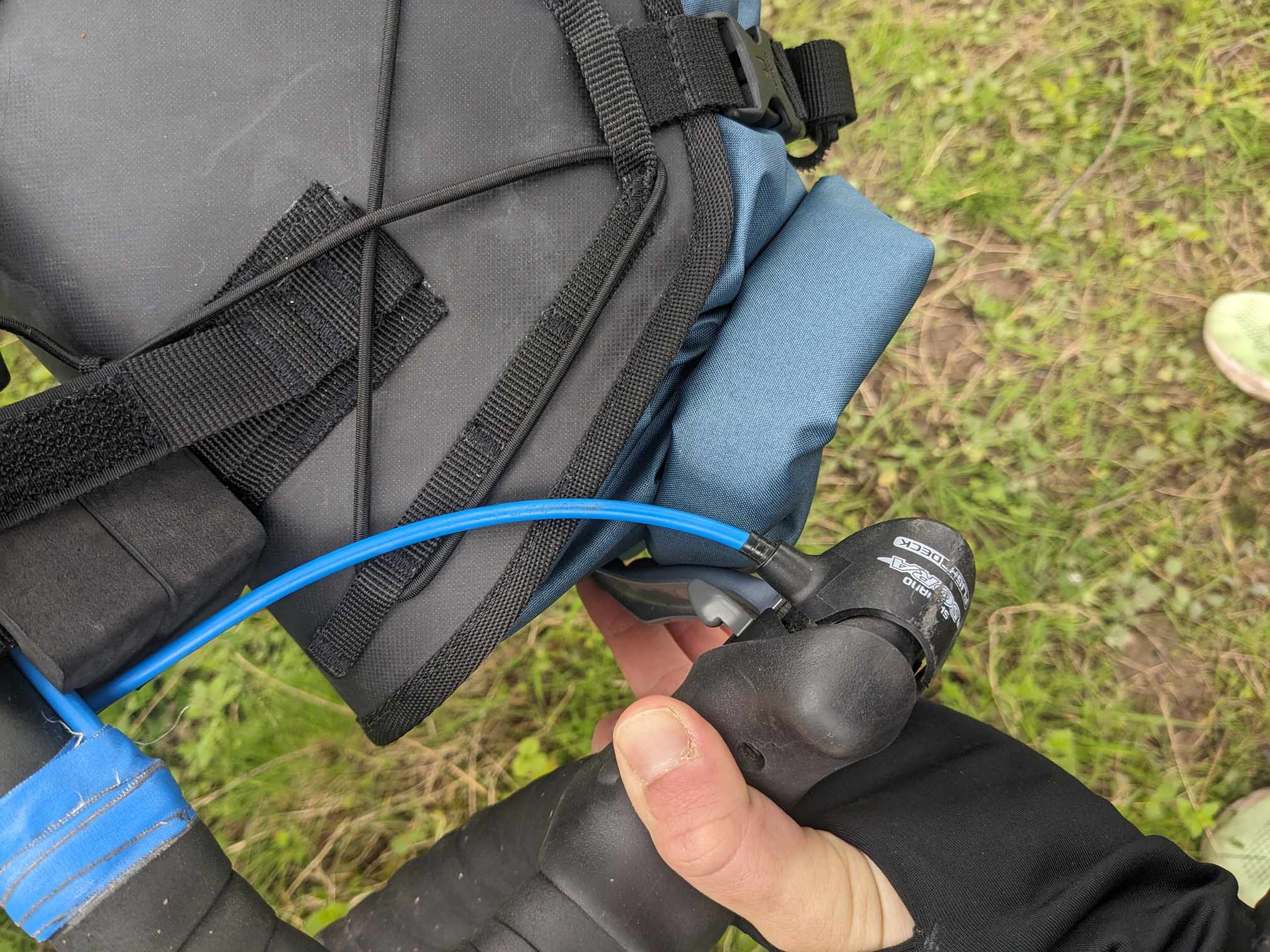 Man sieht ein besser geschlossenes Rolltop. Schalten geht gerade so 