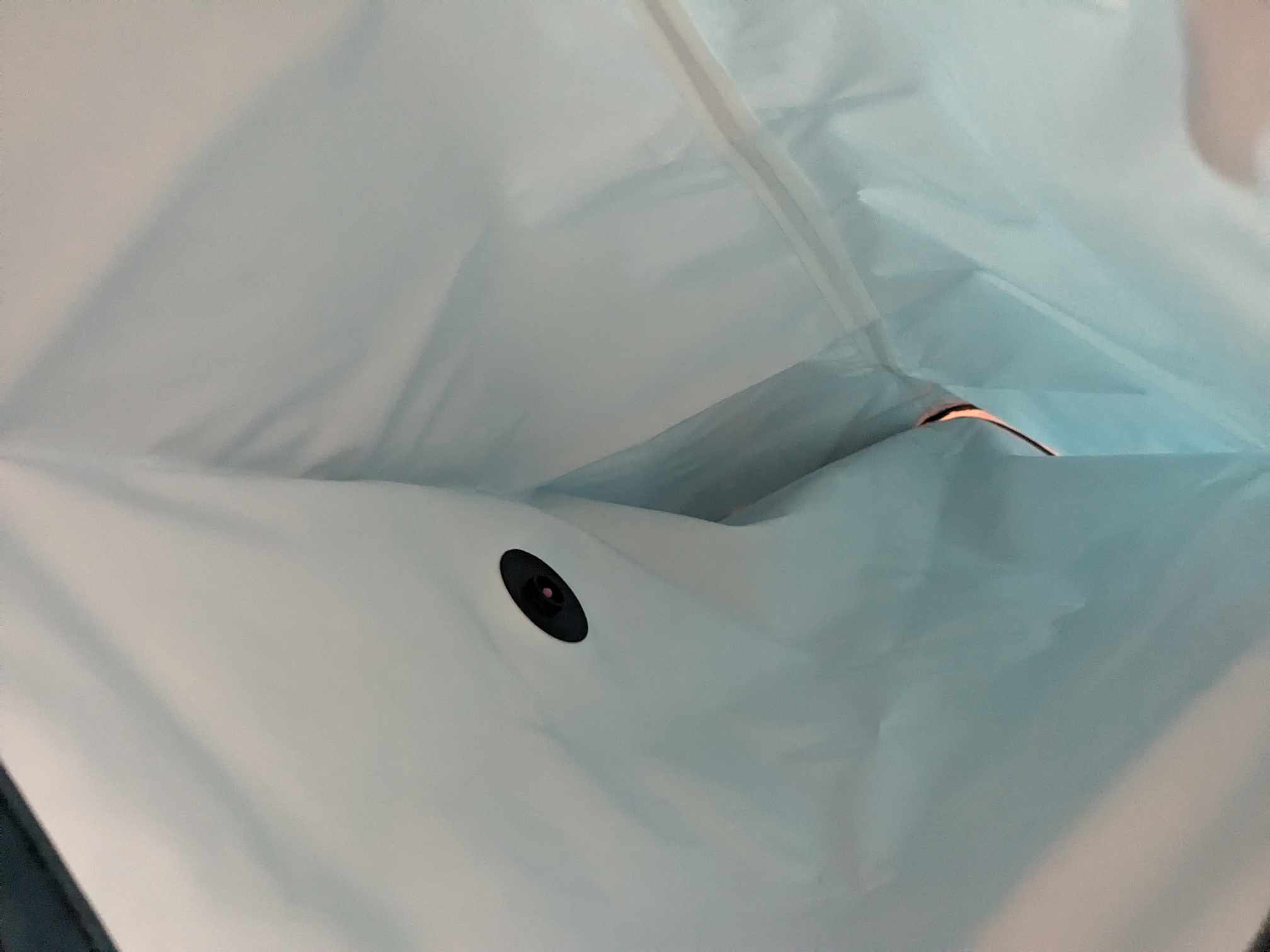 Man sieht die Tasche von innen