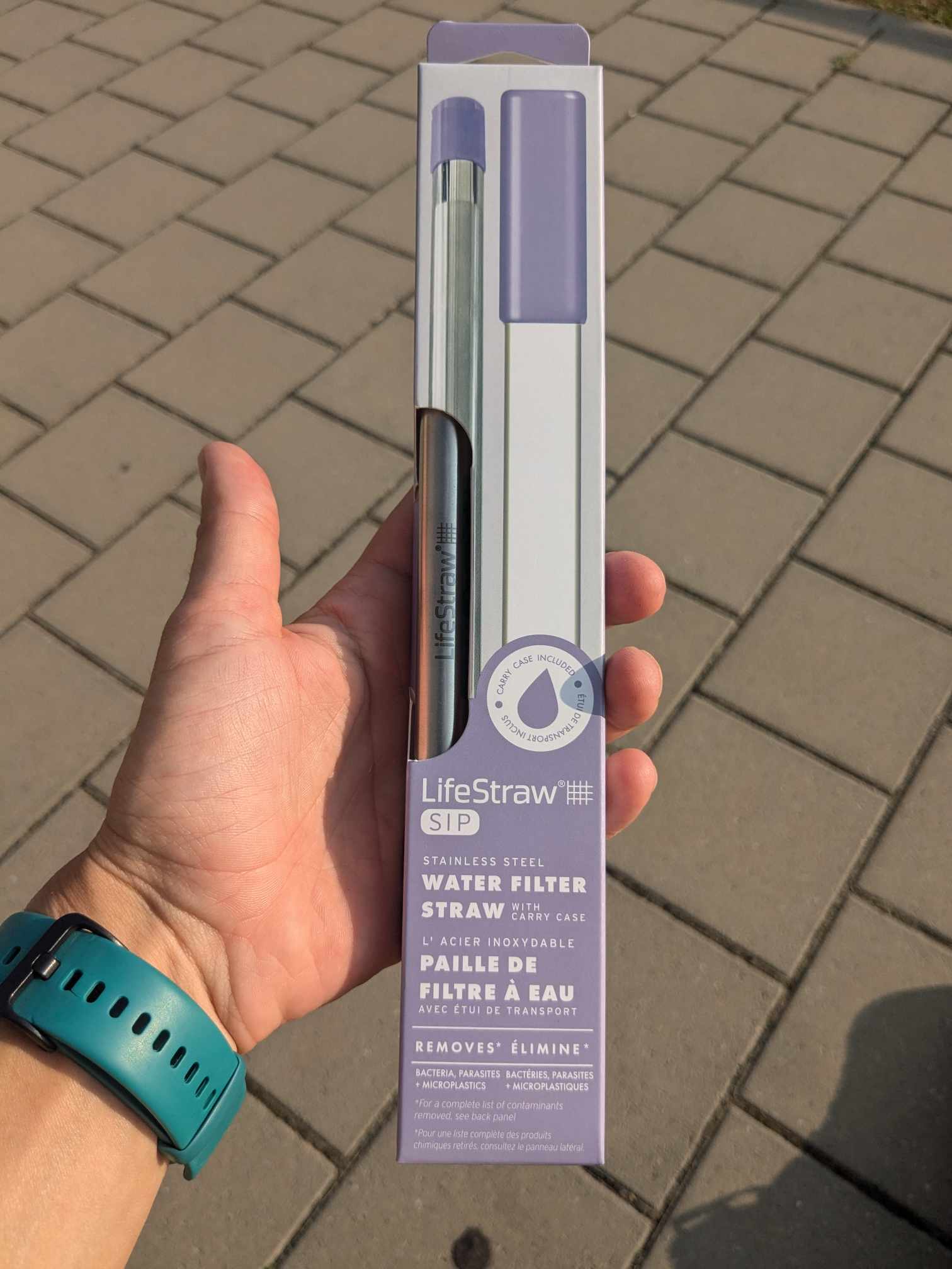 Man sieht den Wasserfilter in seiner Verpackung 