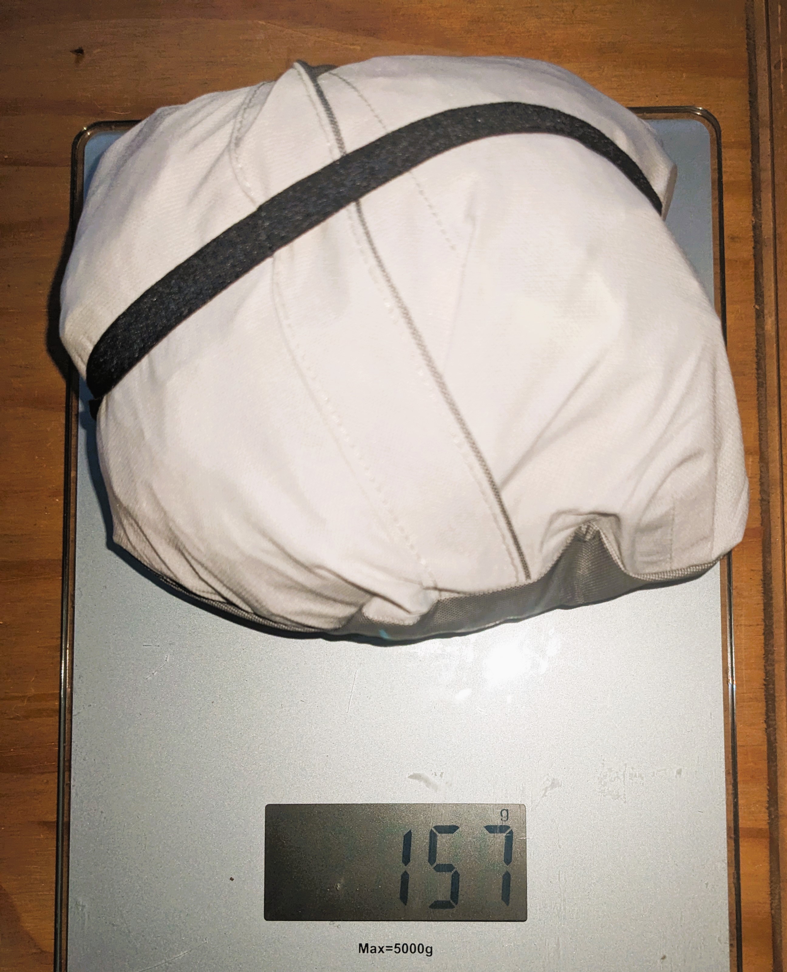 Jacke verpackt und gewogen
