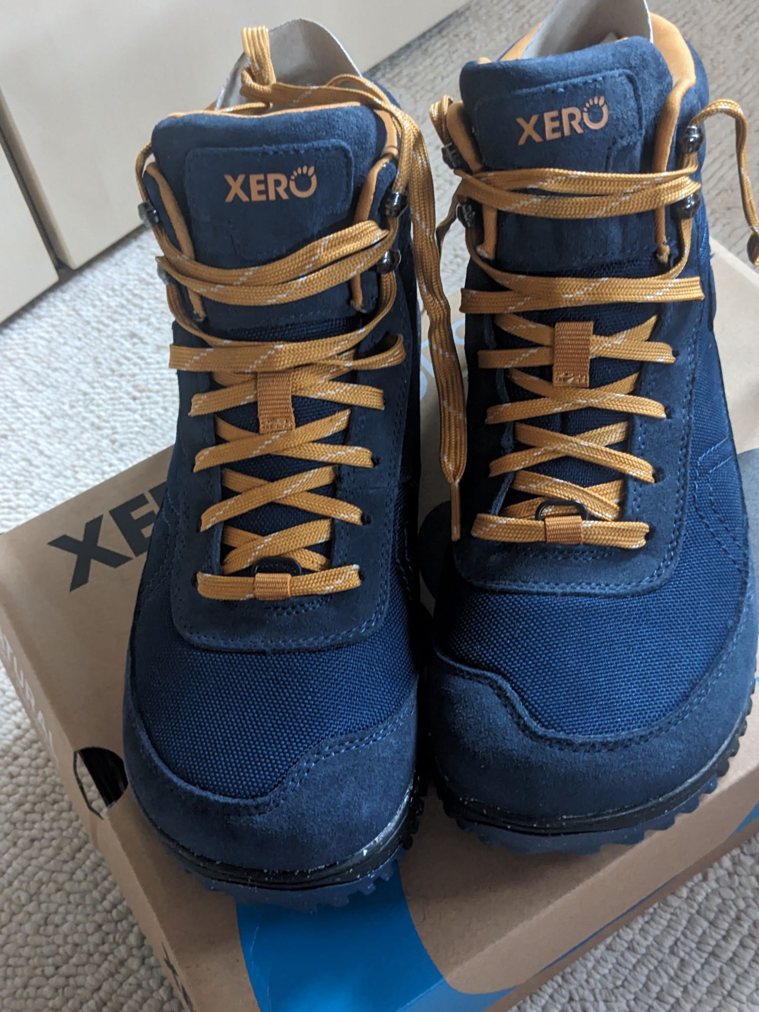 Schuhe von vorne