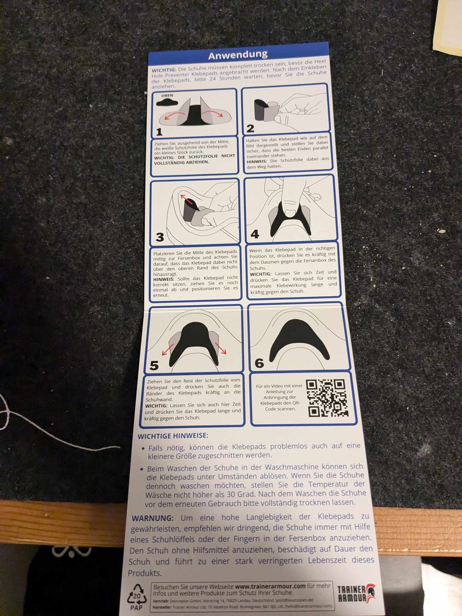 Man sieht die Anleitung auf der Innenseite der Verpackung 