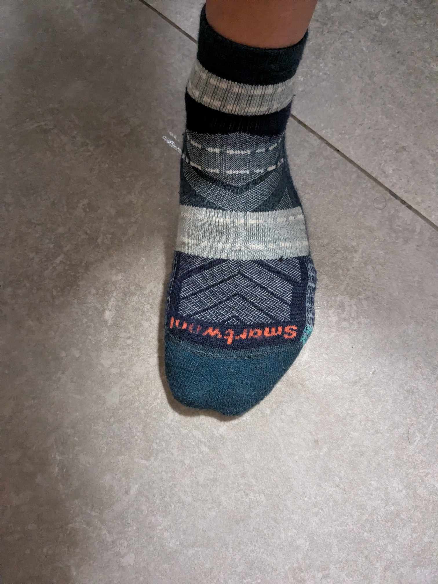 Man sieht die Socke, aber keine Abnutzungsspuren 
