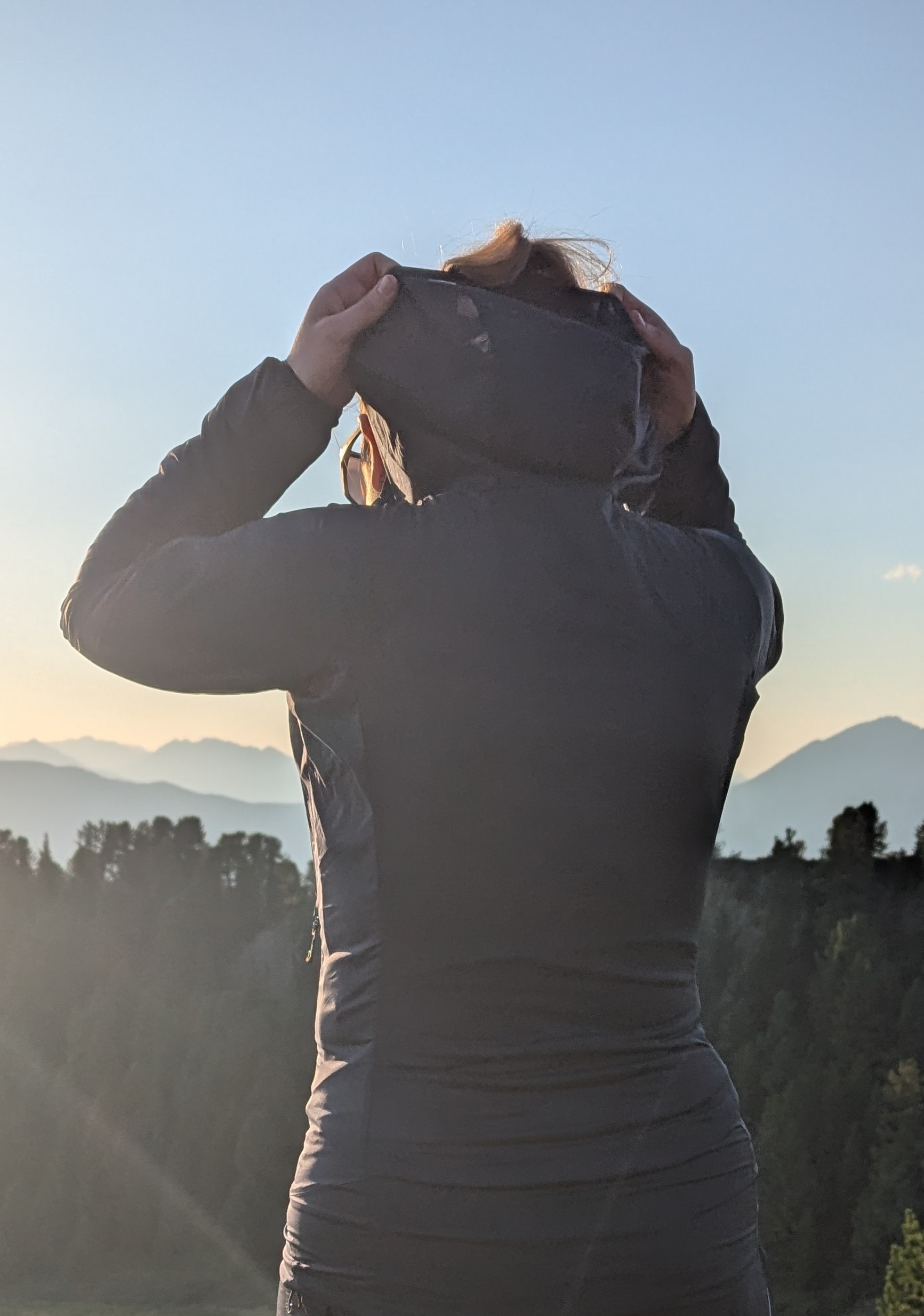 Der kompetente OUTSIDEstories-Test: Die Montane Featherlite Hooded Windproof Jacket