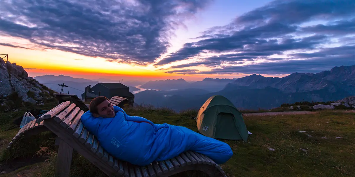 Produkt-Tester Klosius Campen bei Sonnenuntergang