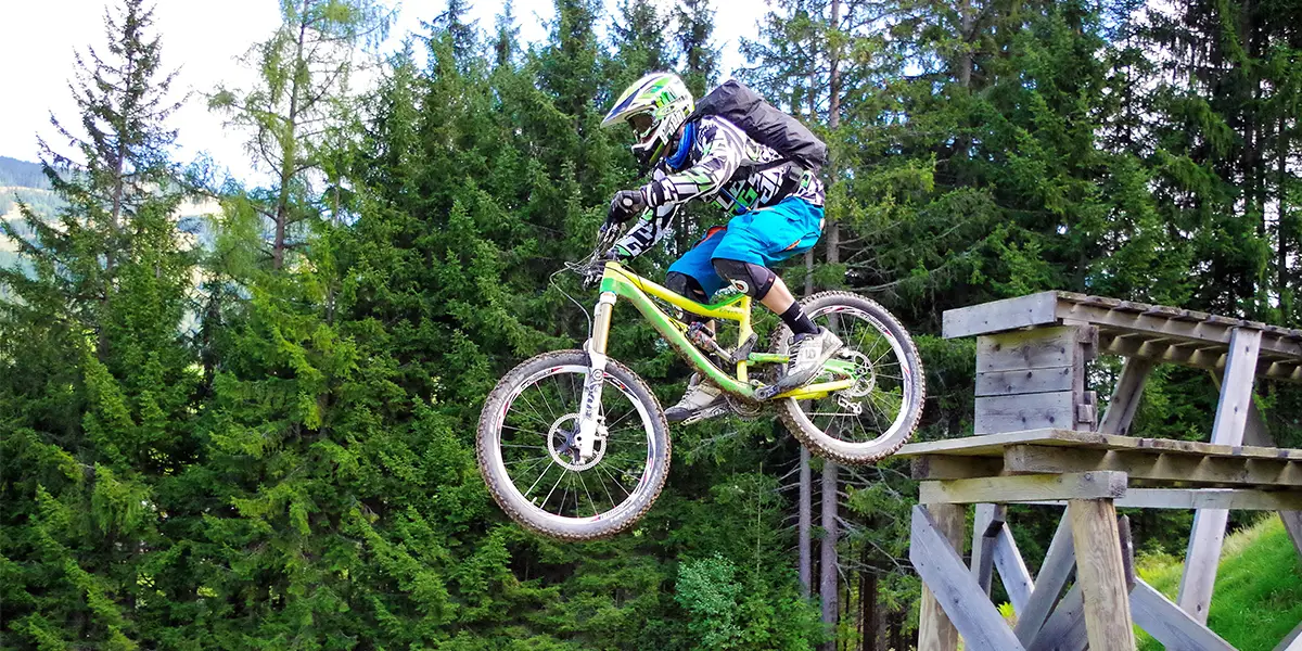 Produkt-Tester_Basti_S_im Bikepark