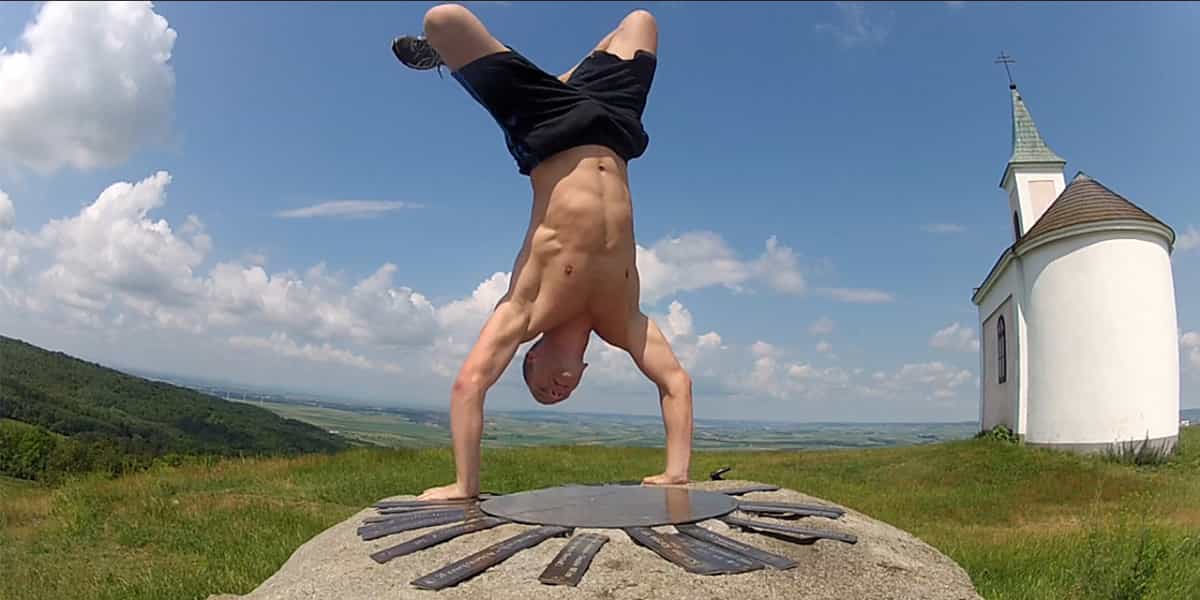 Produkt-Tester_ProduktScout_Andi_Handstand