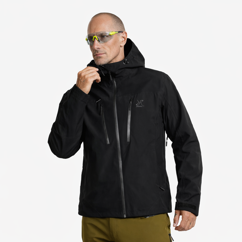 Der kompetente OUTSIDEstories-Test: REVOLUTION RACE Silence Proshell 3L Jacket – unschlagbare Hardshell fü...