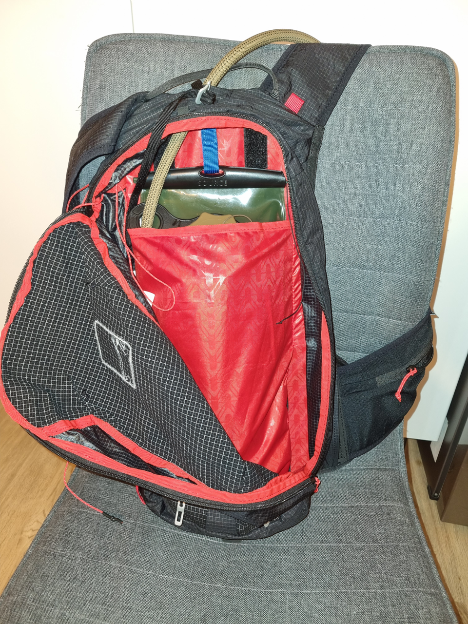 Rucksack mit 3L Trinkblase.