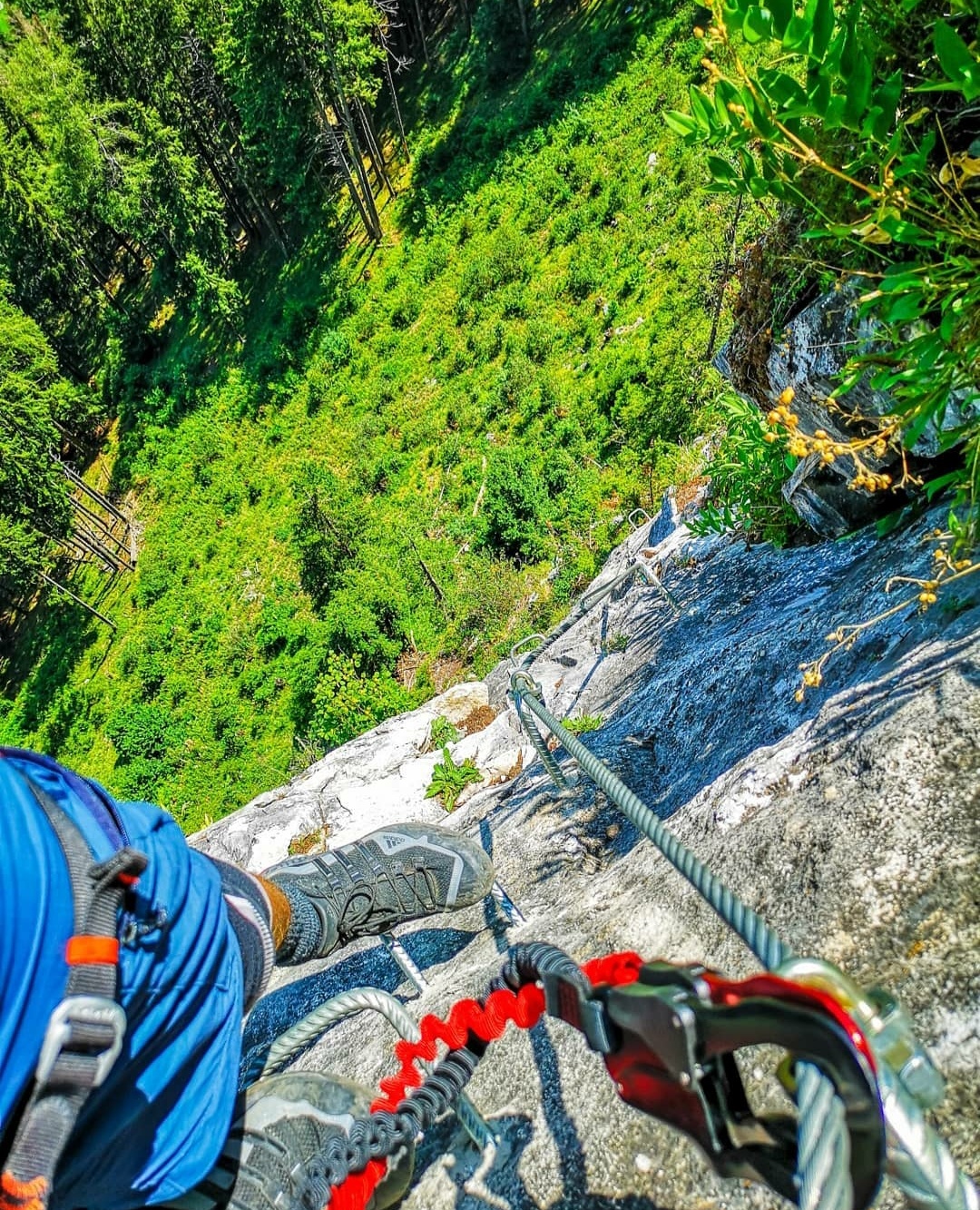 Klettersteigset im Einsatz