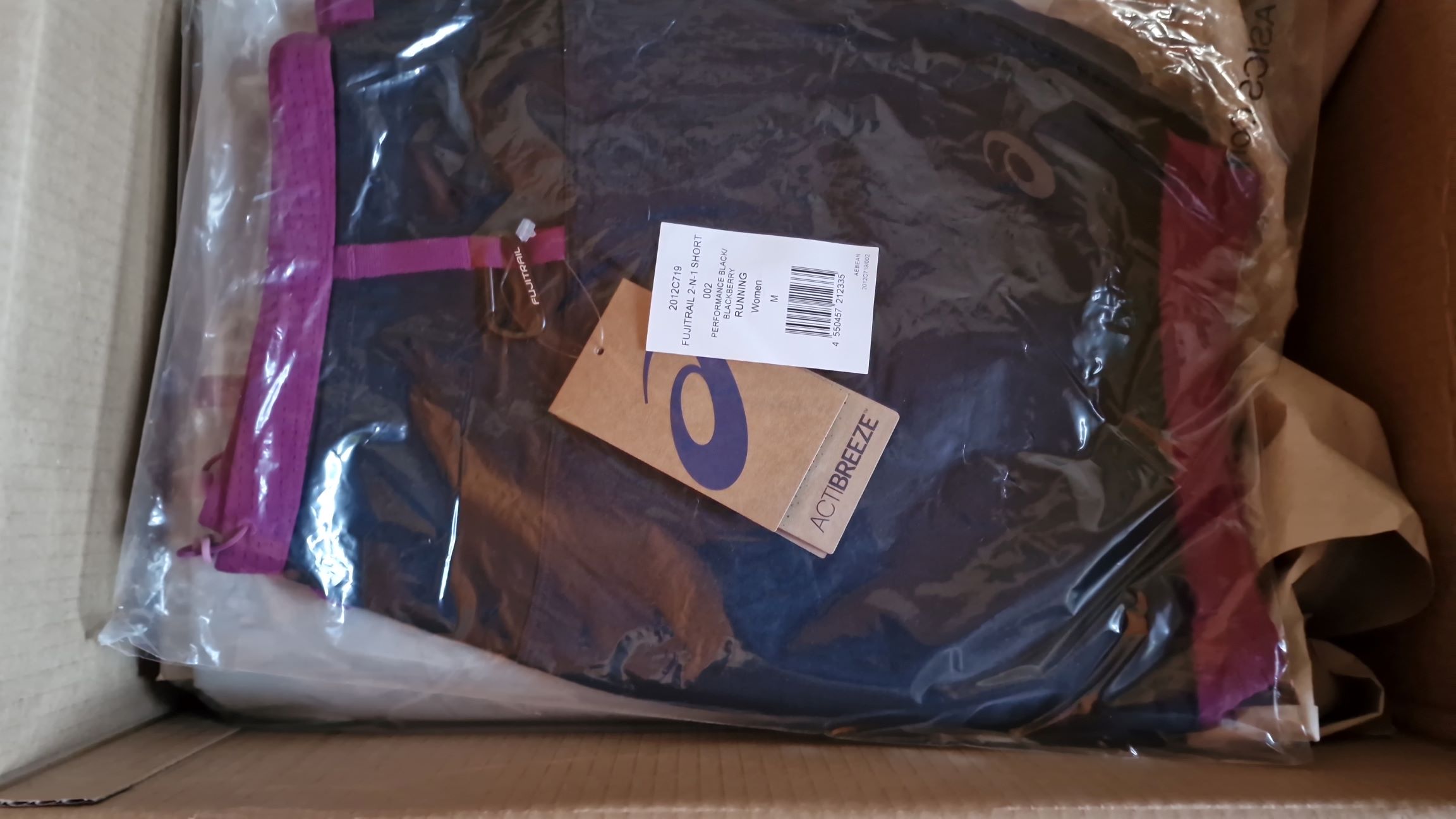 Nur soviel Verpackungsmaterial wie nötig für die komplette Kollektion