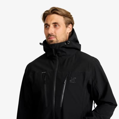 Der kompetente OUTSIDEstories-Test: REVOLUTION RACE Silence Proshell 3L Jacket – unschlagbare Hardshell fü...