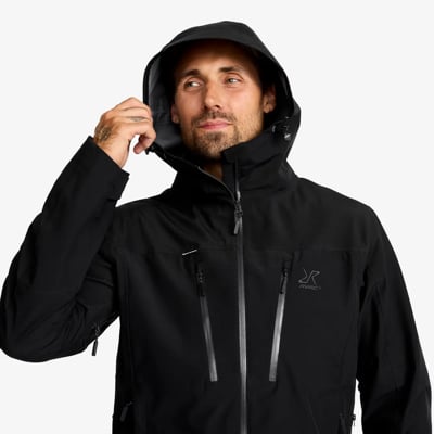 Der kompetente OUTSIDEstories-Test: REVOLUTION RACE Silence Proshell 3L Jacket – unschlagbare Hardshell fü...