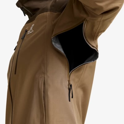 Der kompetente OUTSIDEstories-Test: REVOLUTION RACE Silence Proshell 3L Jacket – unschlagbare Hardshell fü...