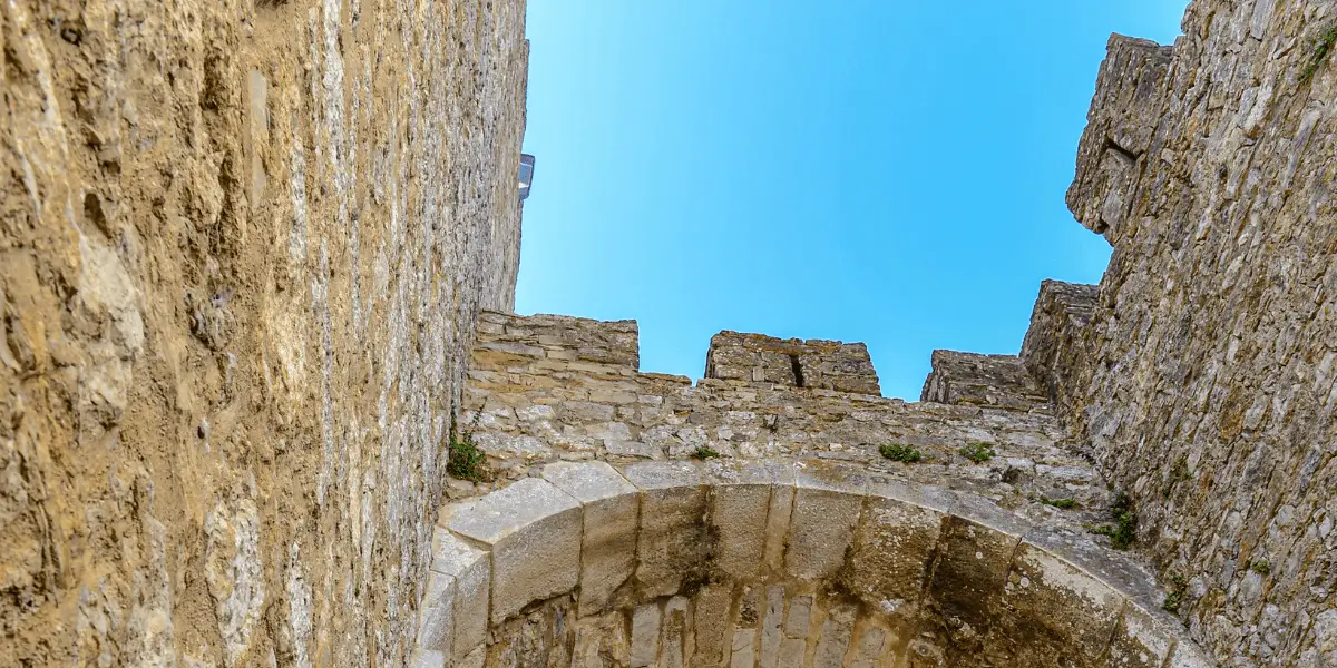 OUTSIDEstories Unterwegs-Tipp: Portugal offroad, Stadtmauer von Óbidos