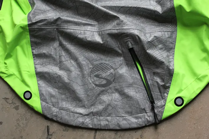 Tasche hinten