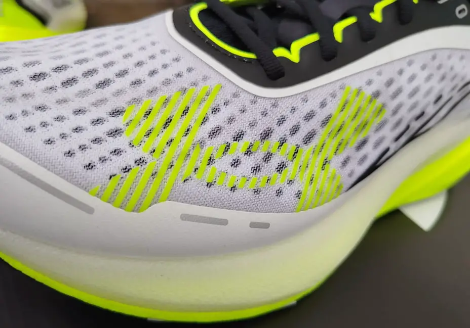 Under Armour Velociti Distance