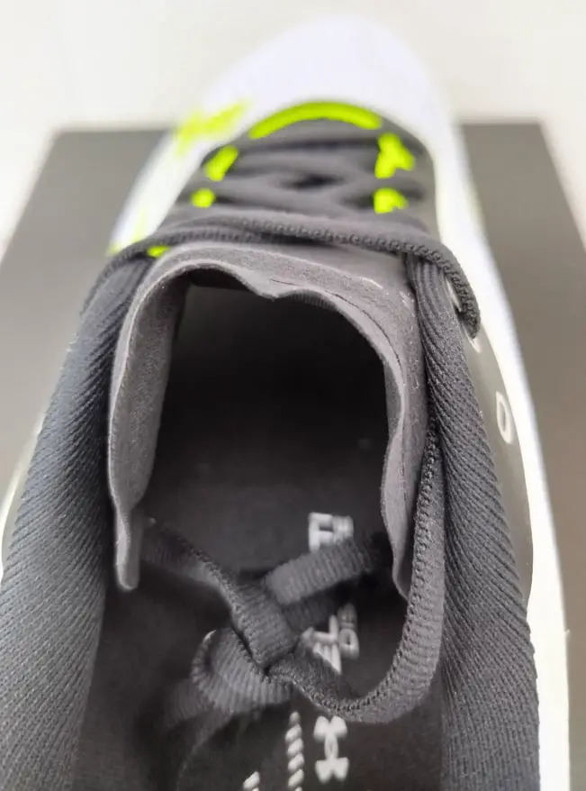 Under Armour Velociti Distance
