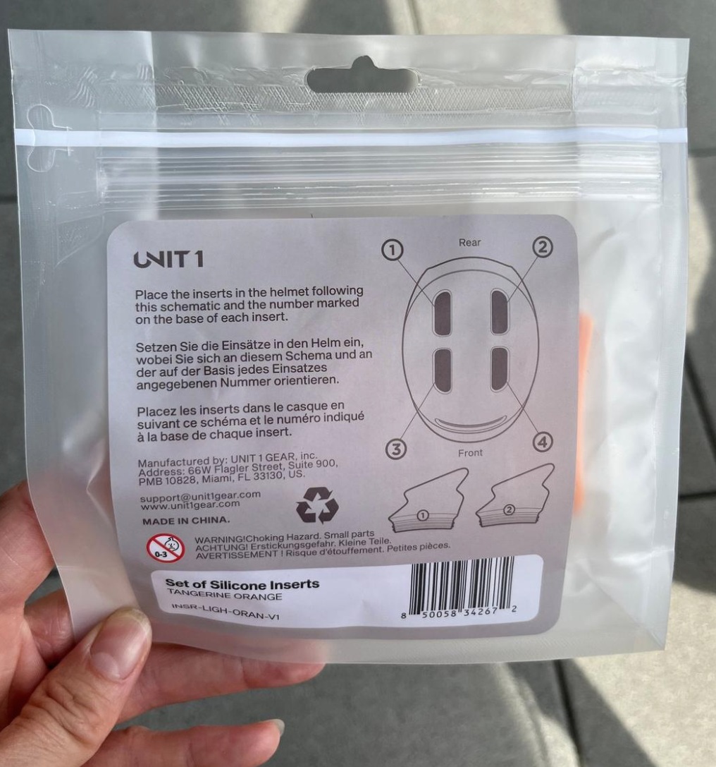 Silikoneinsätze noch verpackt von hinten - mit Erklärung, wie sie eingesetzt werden können.