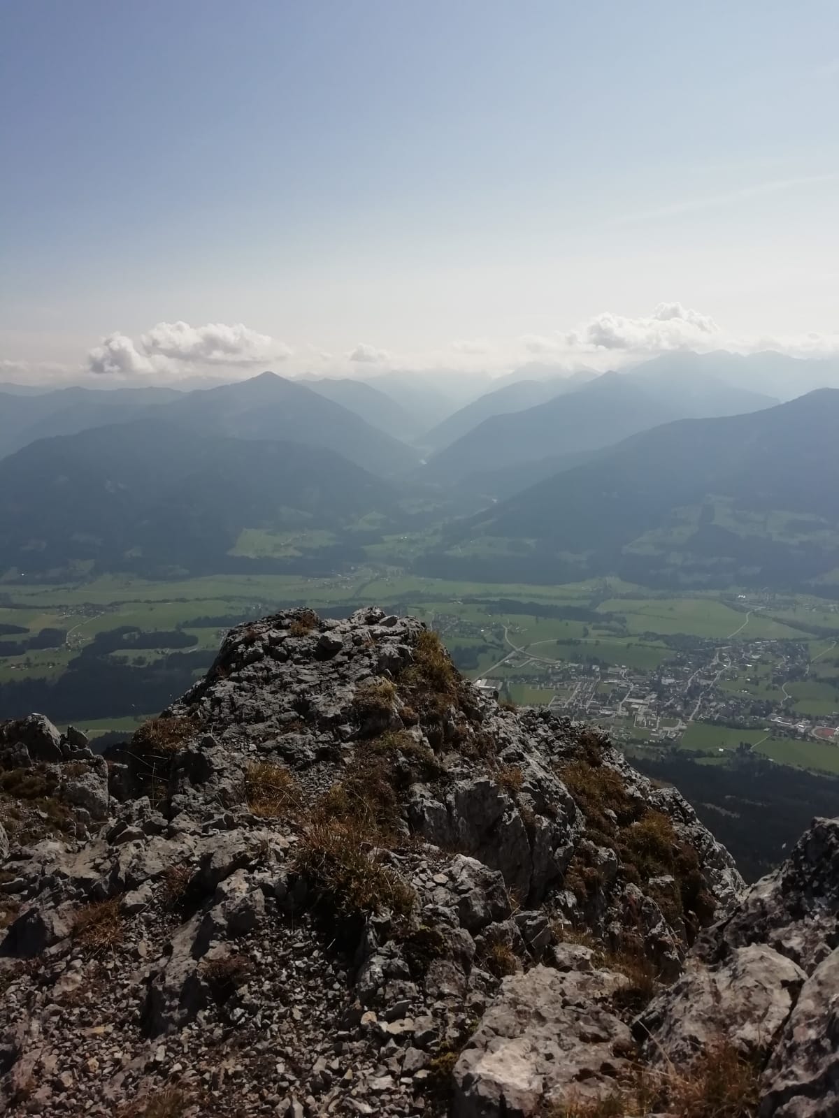 Ausblick von der Kammspitze auf das Tal