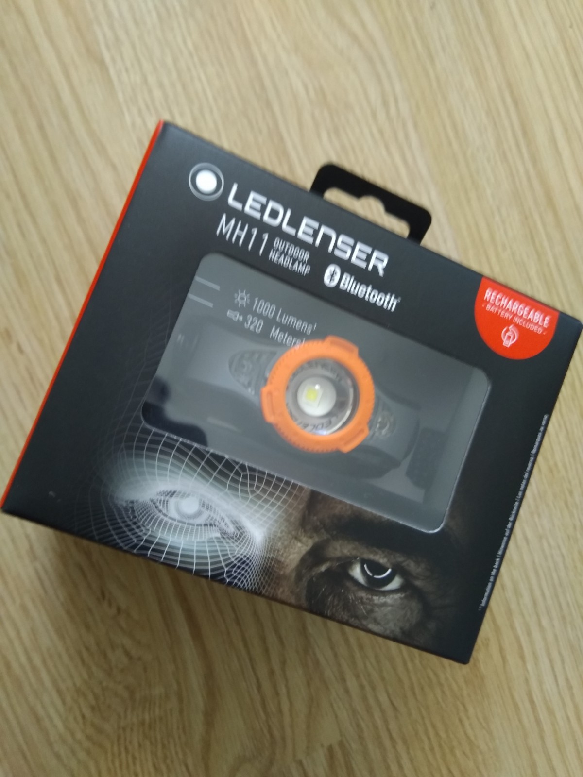 Stirnlampe in Verpackung