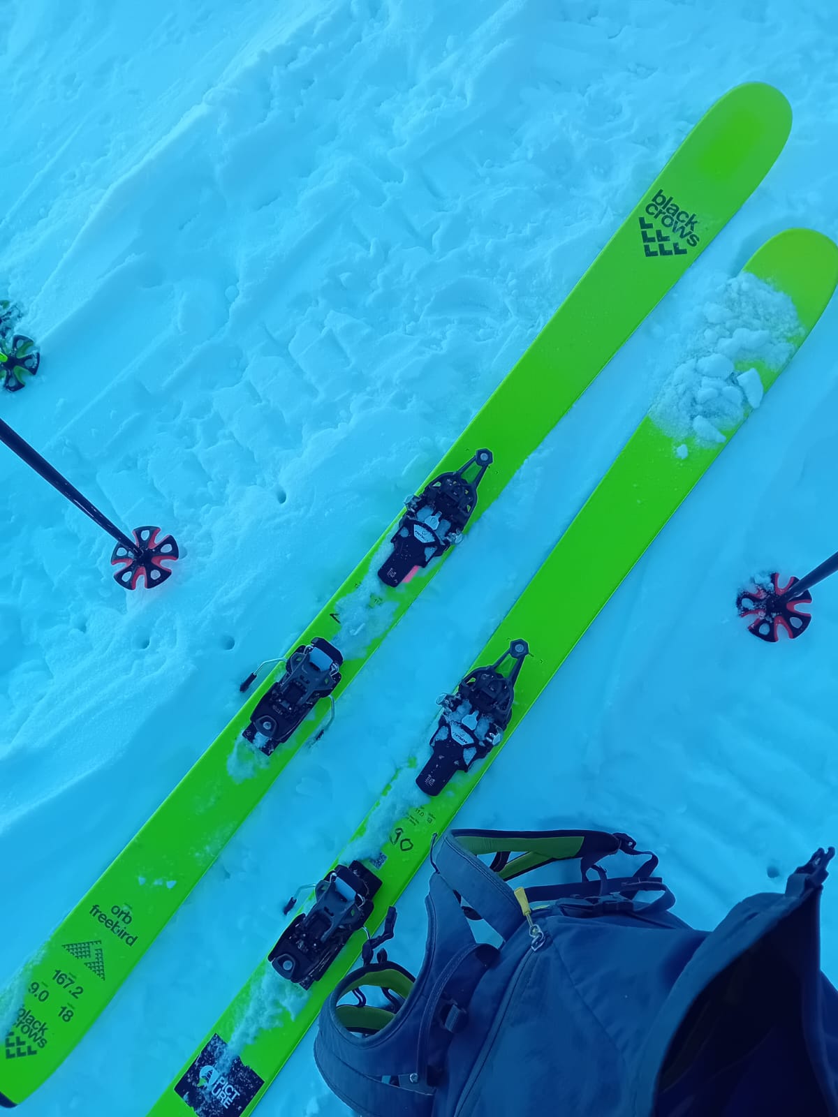 Ski mit Bindung