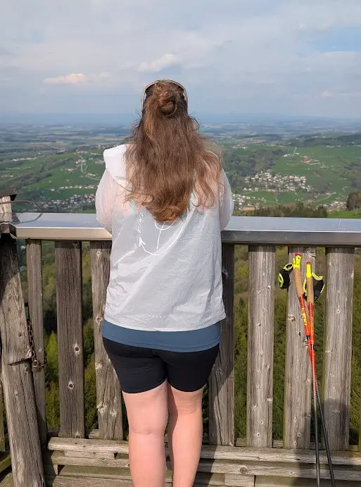 Der OUTSIDEstories-Test: H&M MOVE Leichte Laufjacke mit DryMove in Loose Fit - Laufjacke , Damen