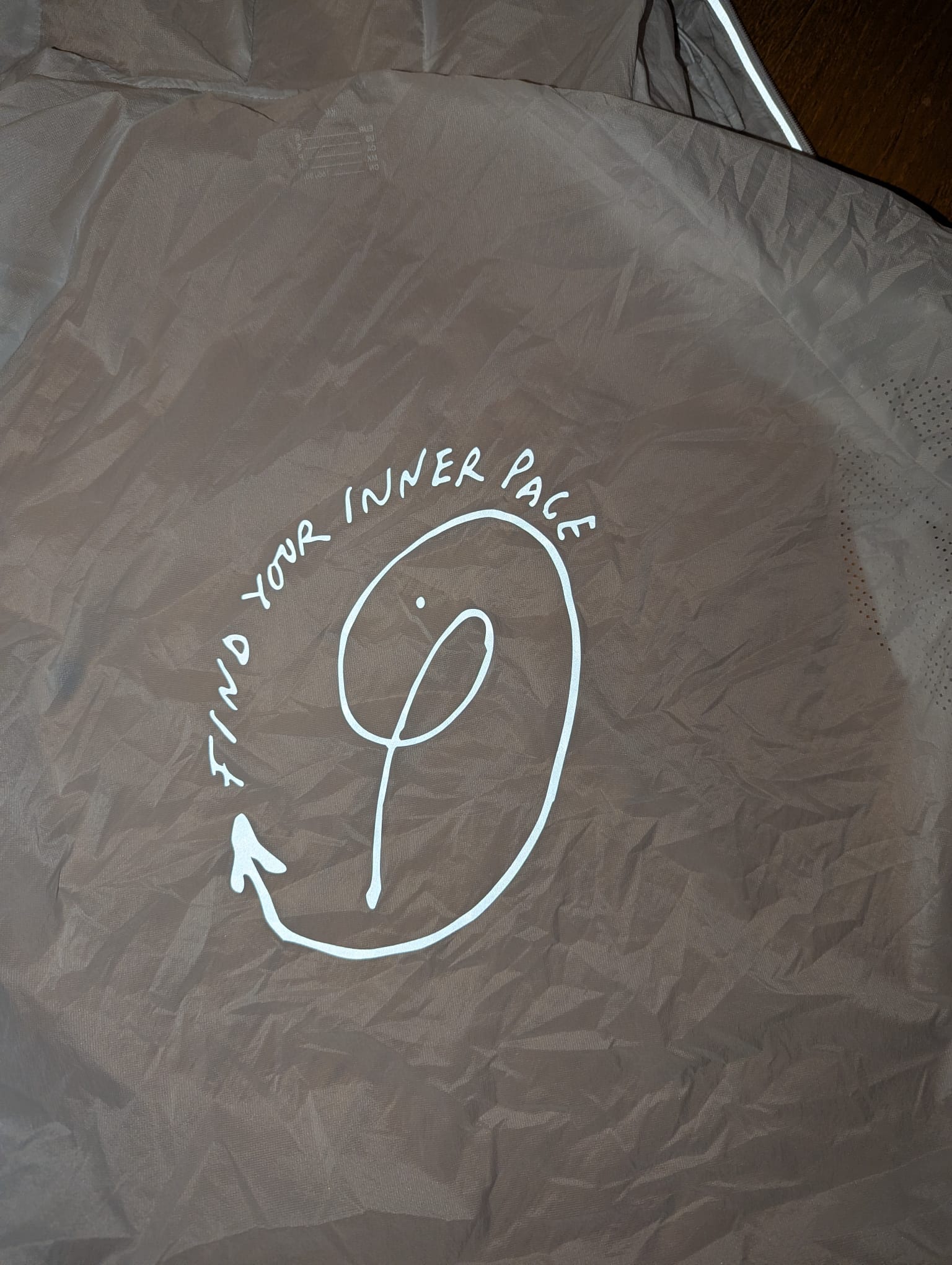 Der OUTSIDEstories-Test: H&M MOVE Leichte Laufjacke mit DryMove in Loose Fit - Laufjacke , Damen
