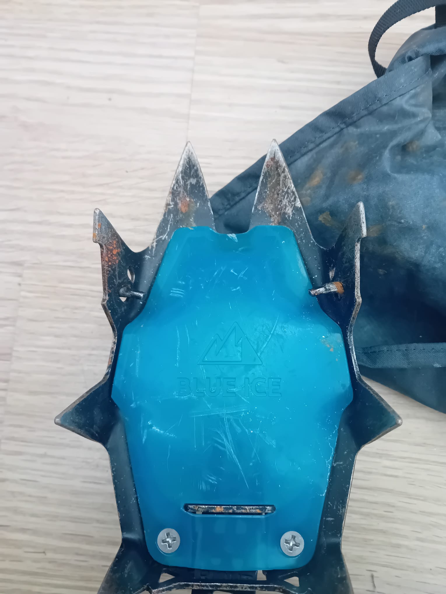 Der kompetente OUTSIDEstories-Test: Das Blue Ice Griffin 12 ist ein leichtes Zwölf-Zacken-Steigeisen