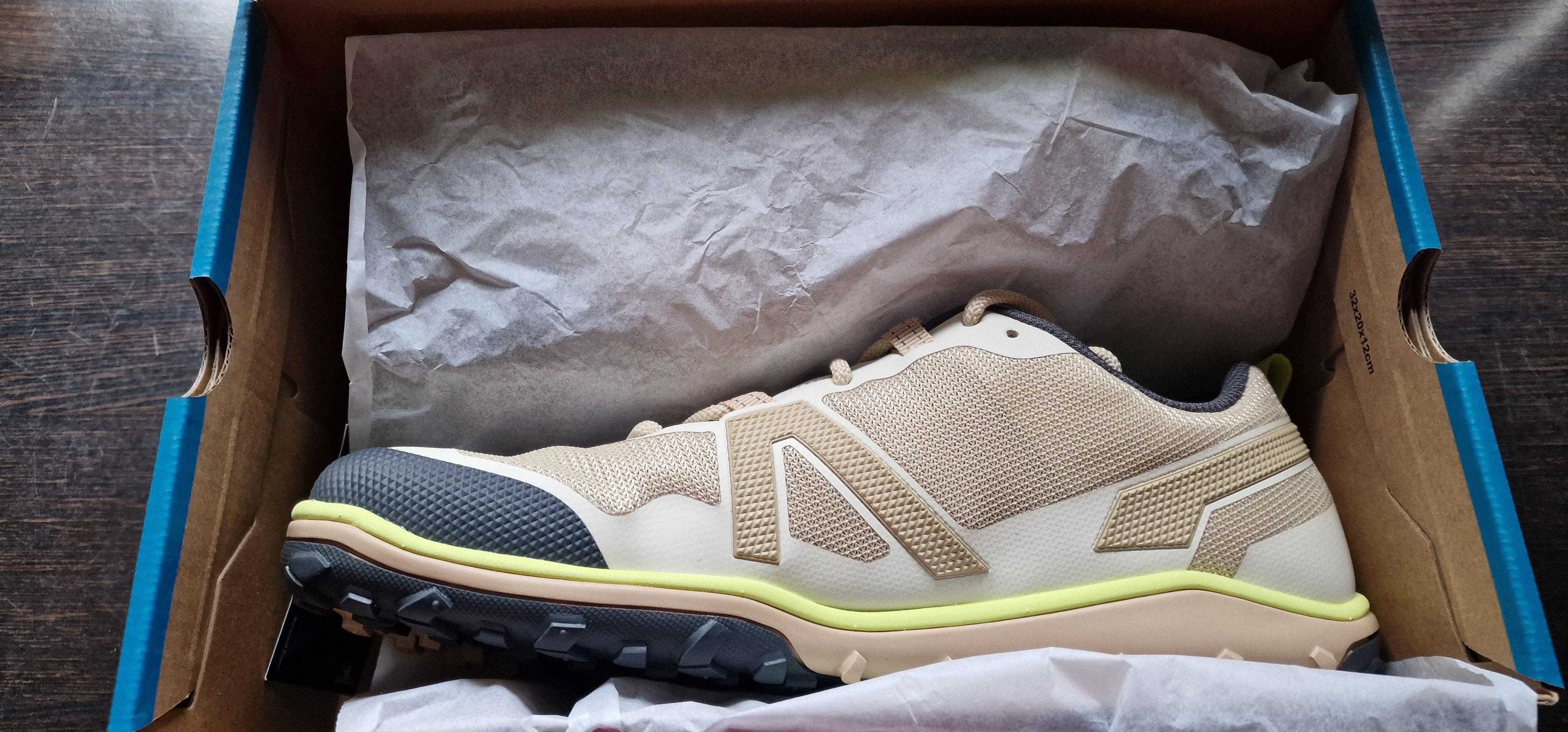Innovatives Material und Formen werden durch dynamische Elemente zu einem modernen Look vereint.