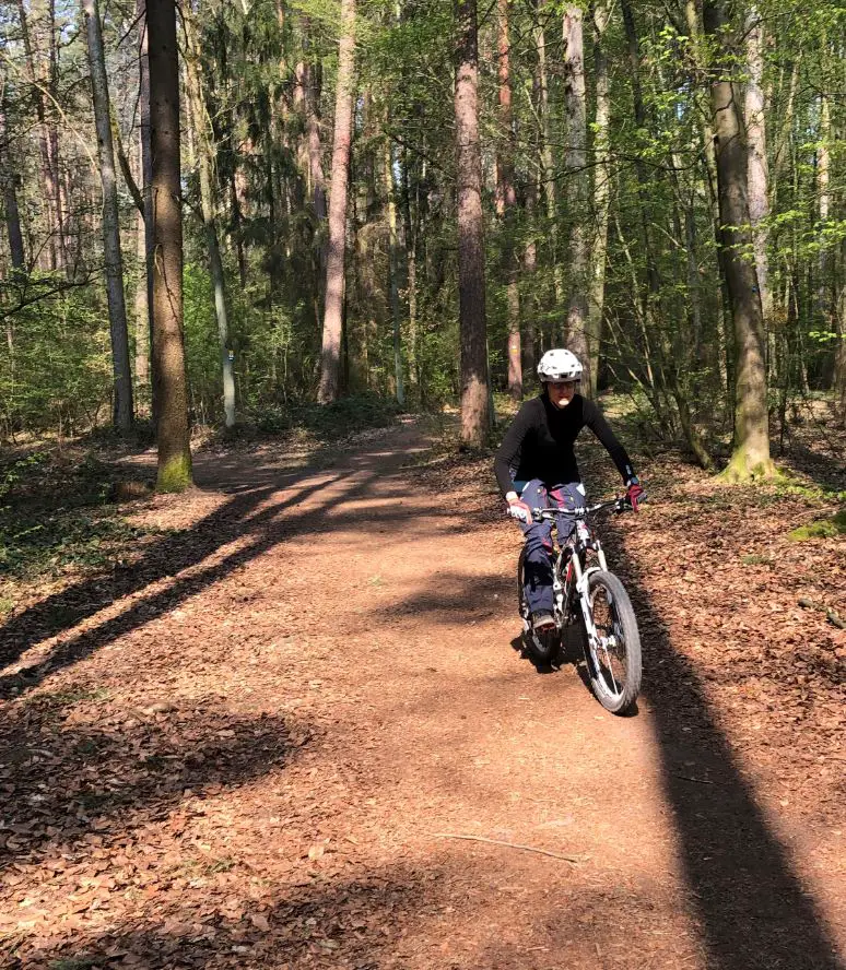 beim Biken mit normalen Ärmeln