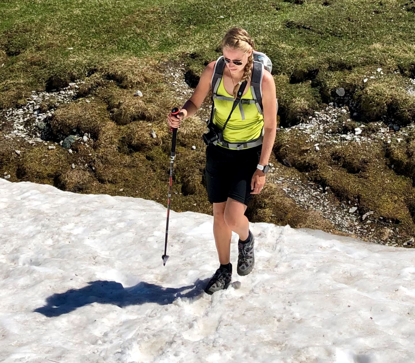 übers Schneefeld im Sommer