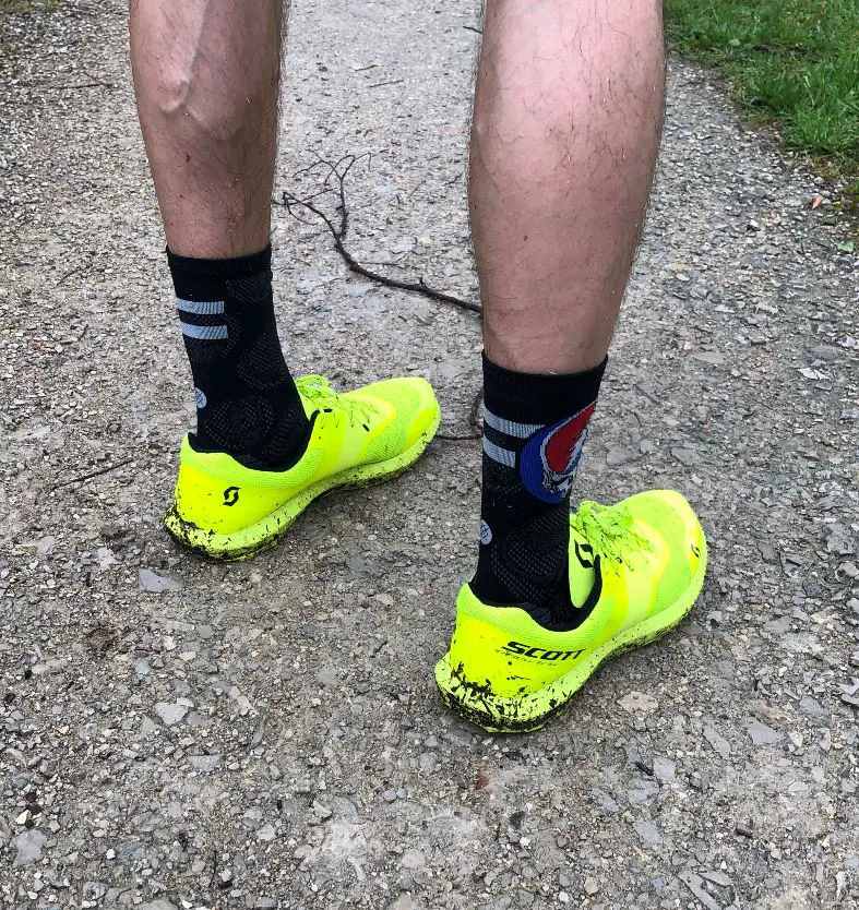 Schuhe am Fuß