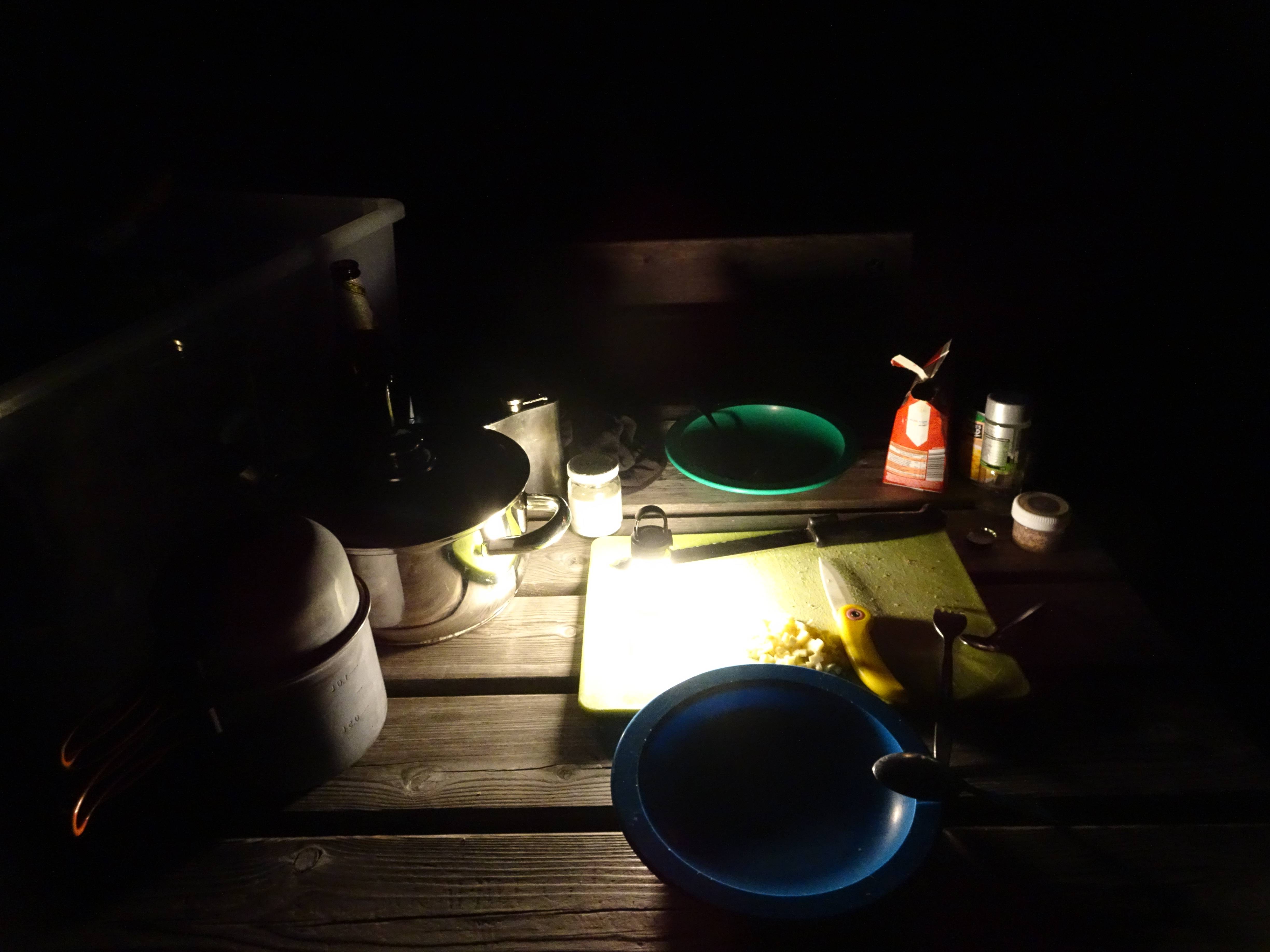 Lampe direkt am Tisch