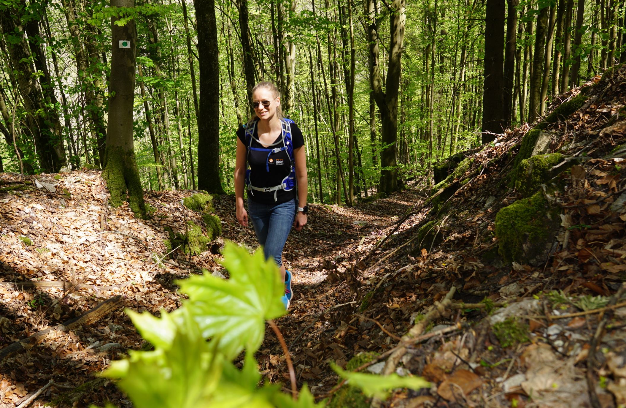 Wandern mit Rucksack von vorne