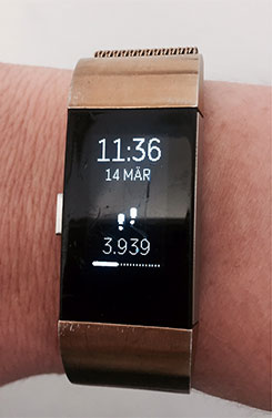 Fitbit Charge am Handgelenk