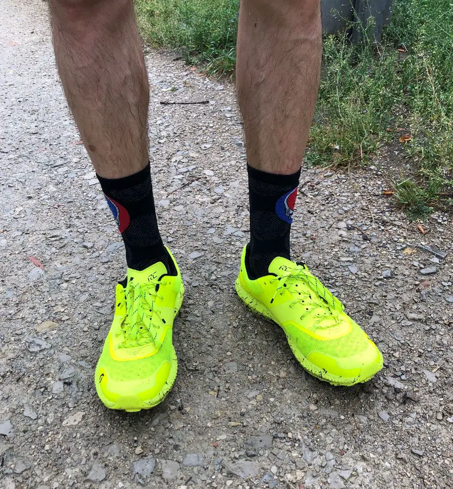 Schuhe am Fuß