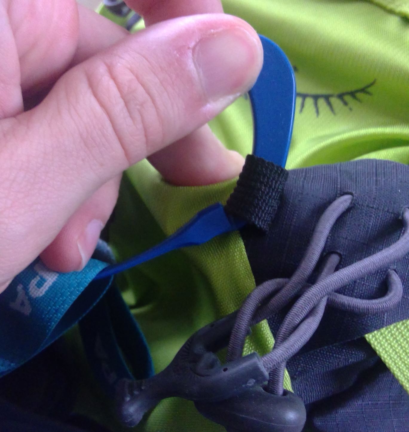 Karabiner klemmt