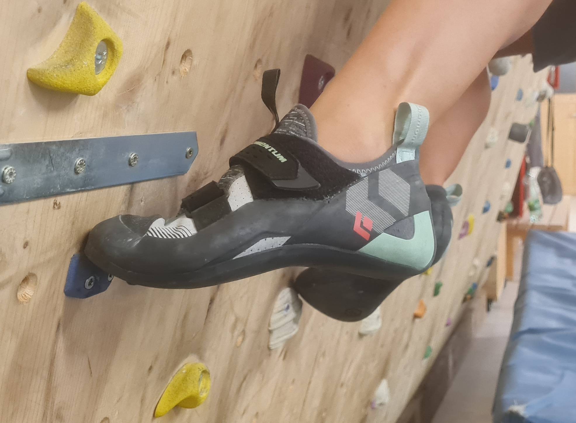 Der kompetente OUTSIDEstories-Test: Black Diamond Women’s Momentum, Allround-Kletterschuh