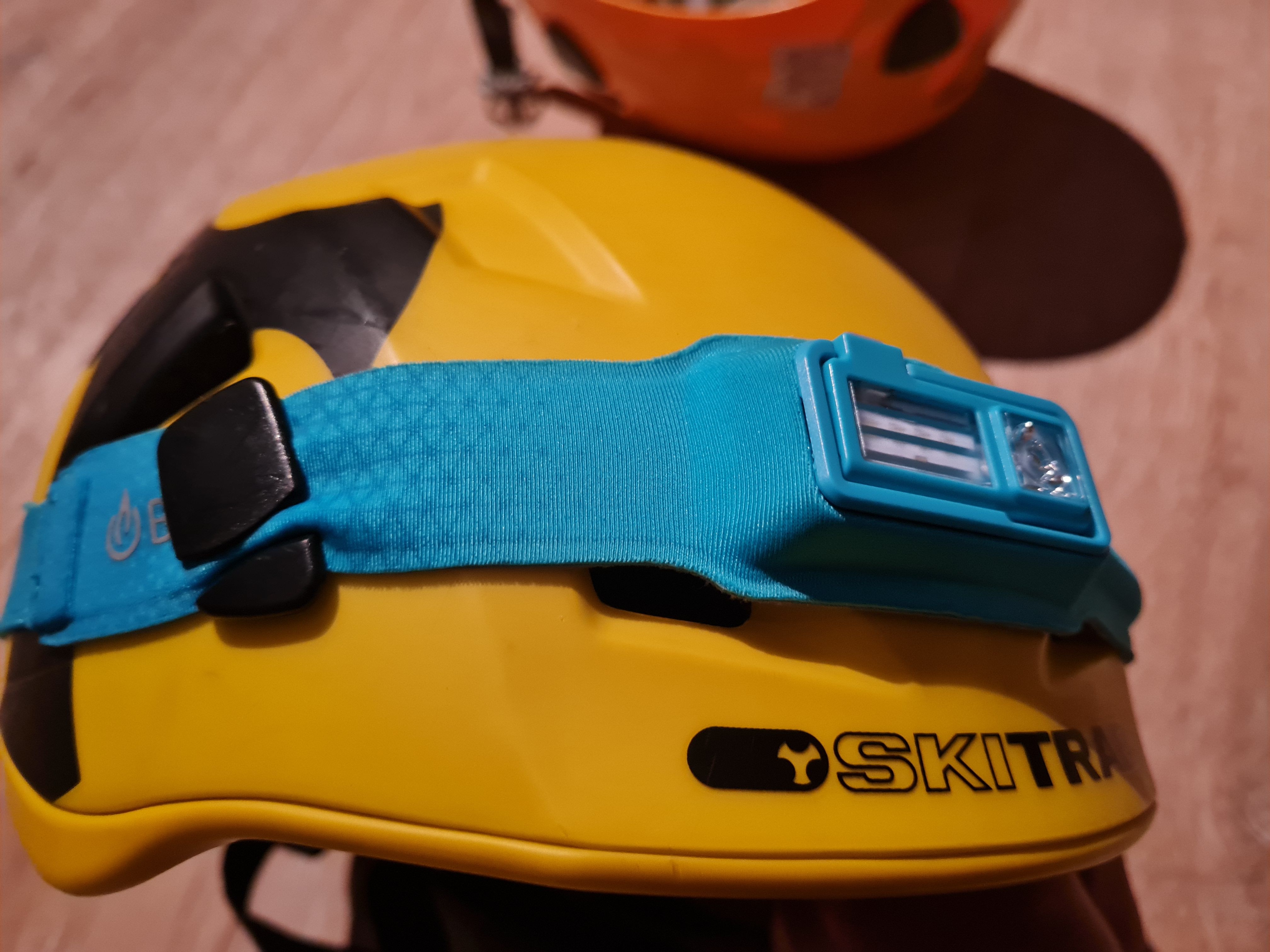 schmal