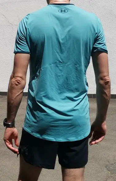 under_armour_perforiertes_oberteil2