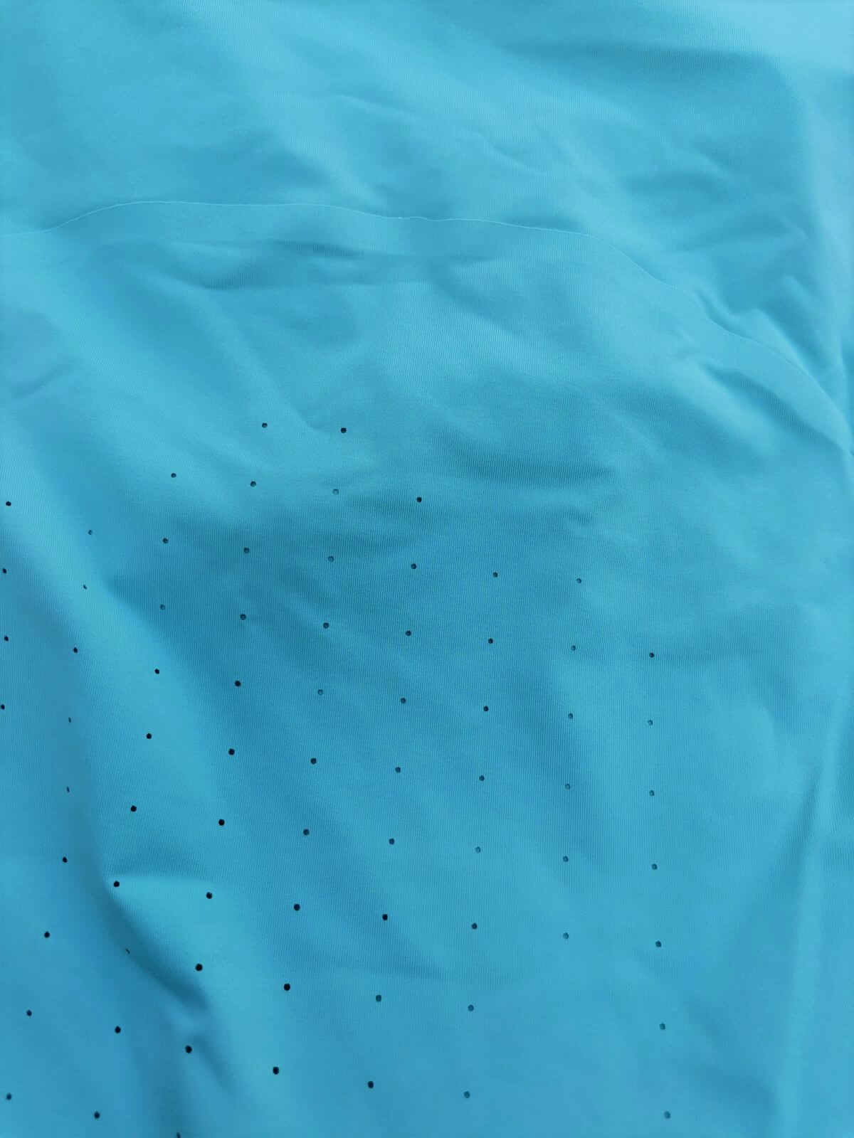 under_armour_perforiertes_oberteil9