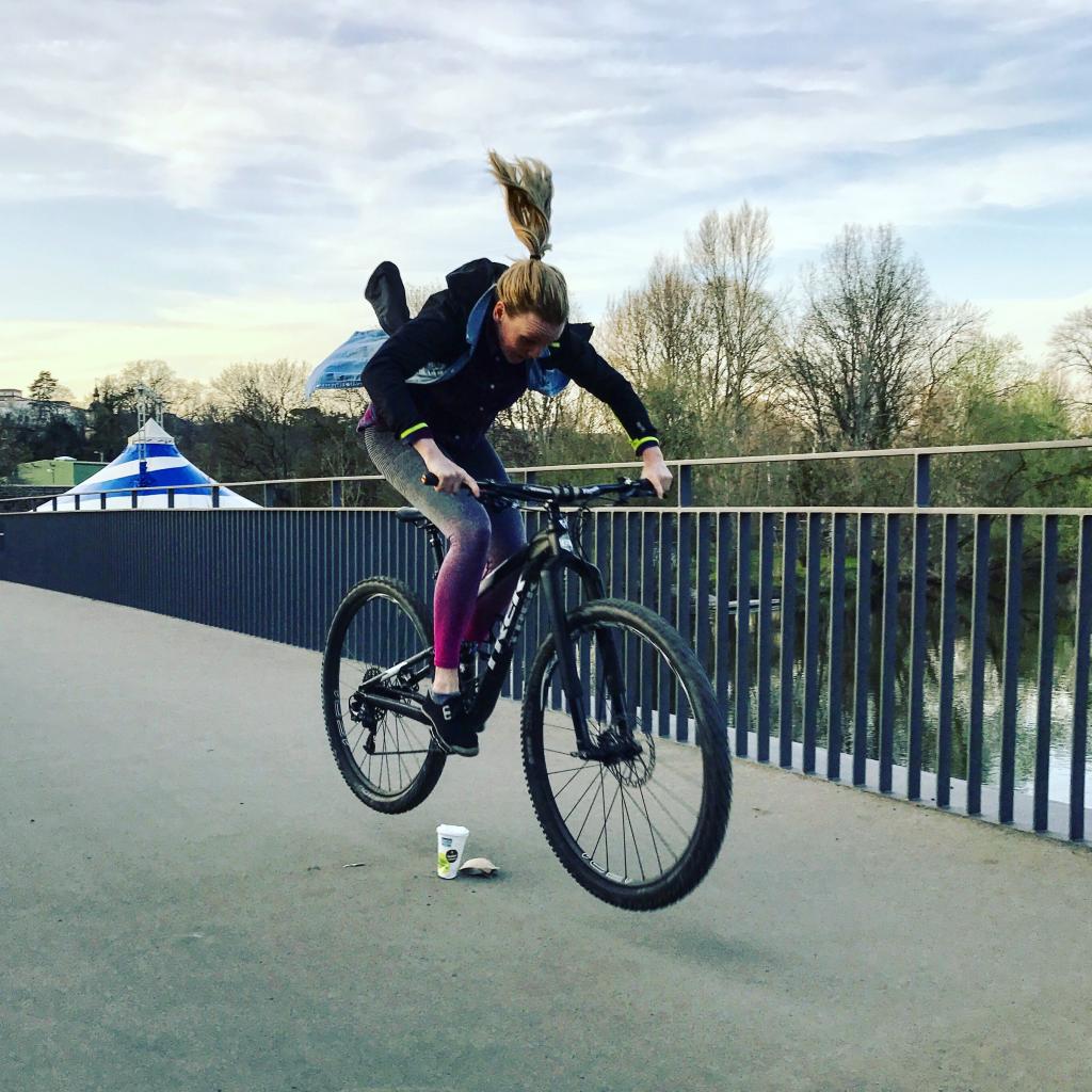 Anne Lü