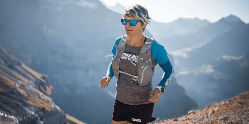 02_Im Idealfall kühlt dich ein Baselayer bei Hitze und wärmt dich bei Kälte_Camelbak - min